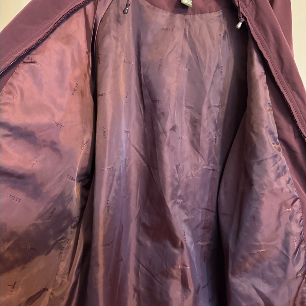 LL Bean Women's Poly Wool Lined Hooded Zip Trench Jacket in Burgundy - Picture 4 of 10